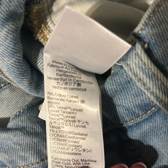 JCrew Light wash Distressed Jeans Essentials Straight jeans - Picture 8 of 8